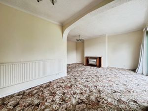 Lounge diner- click for photo gallery